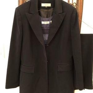 Tahari pants suit